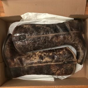 Frye Melissa Button boot in “Chocolate”